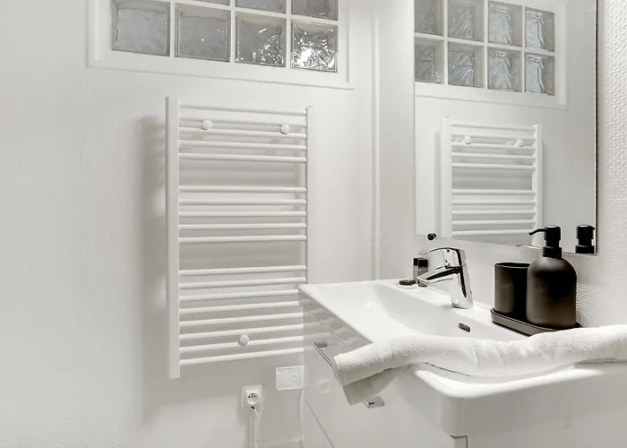 Bright Close To Bastille * Paris