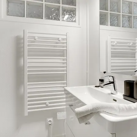 Bright Close To Bastille * Paříž